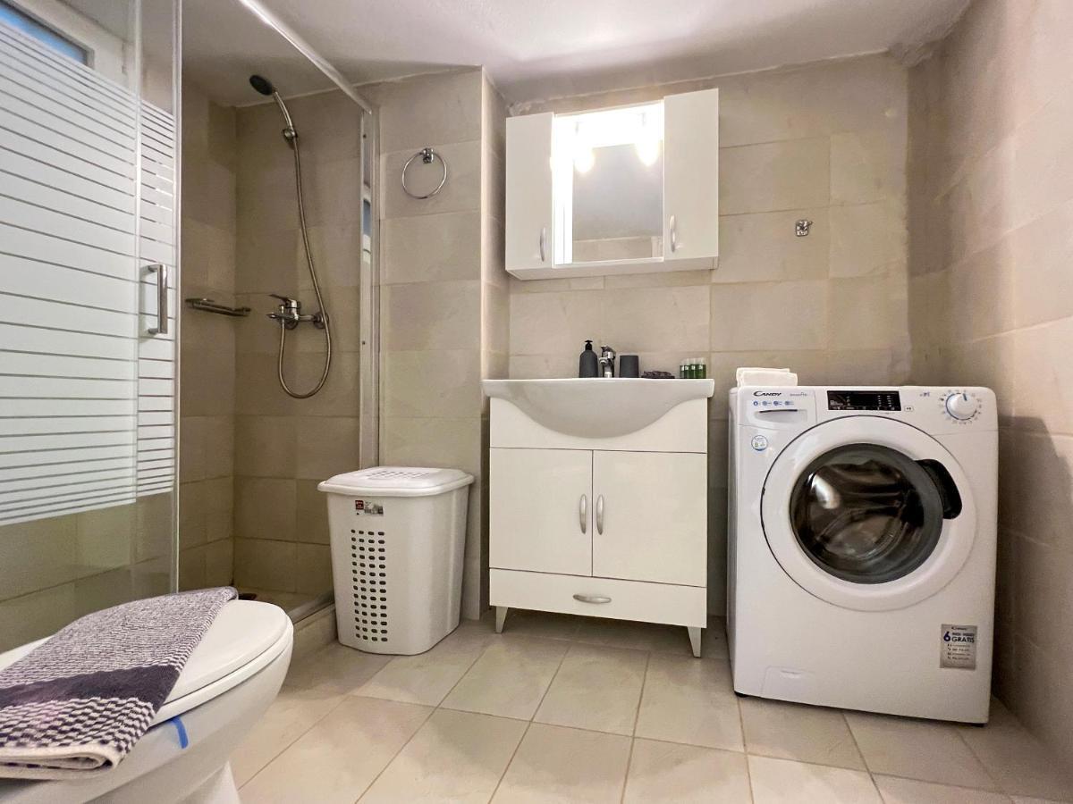 Chiou Spacious 90Sqm Apt In Athens Luaran gambar