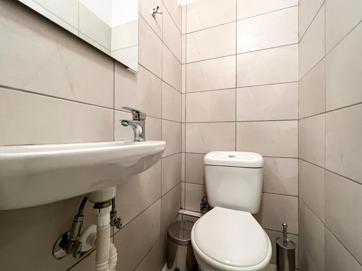 Chiou Spacious 90Sqm Apt In Athens Luaran gambar