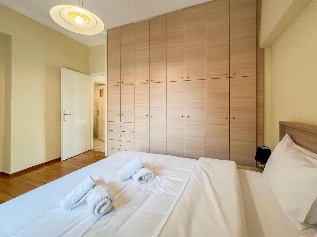 Chiou Spacious 90Sqm Apt In Athens Luaran gambar