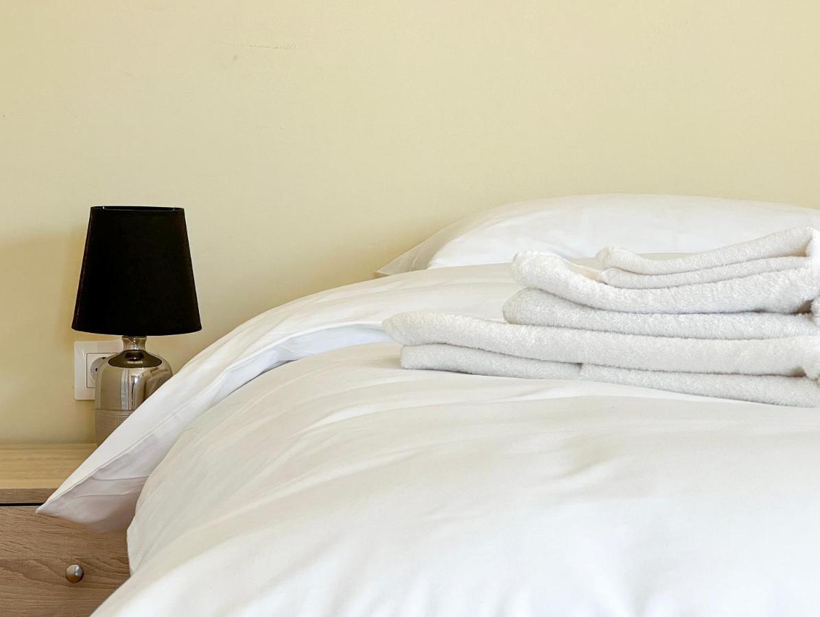 Chiou Spacious 90Sqm Apt In Athens Luaran gambar